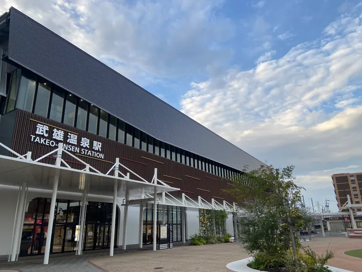 車站的「南口」一出來就是武雄中央飯店