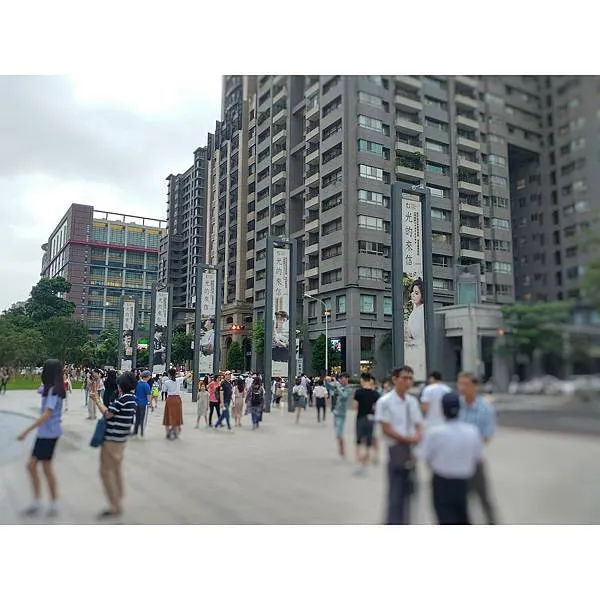 《光的來信》主演海報