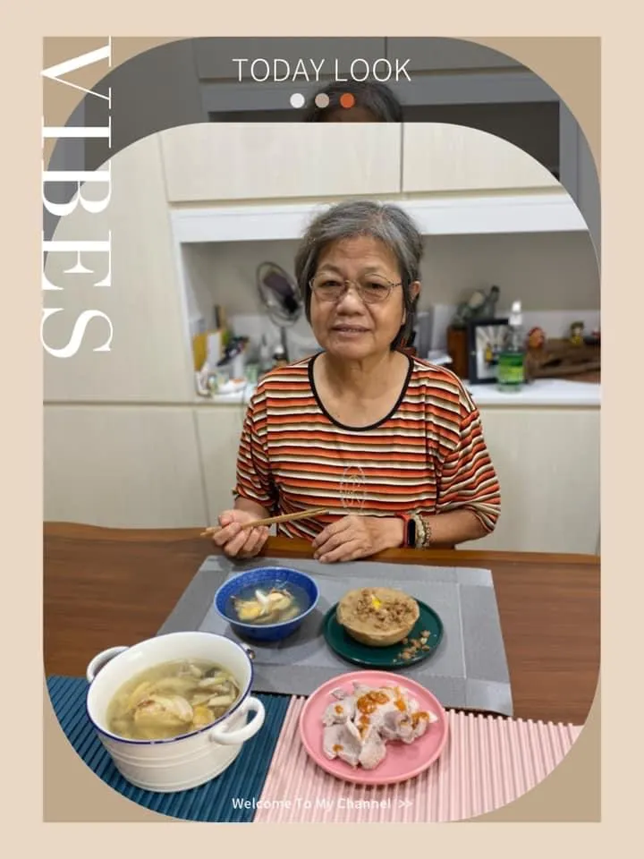 在家煮午餐給顏媽媽吃….. 碗糕是我自製的，為了讓顏媽媽吃到台南的家鄉味，動腦+動手，總算產出了