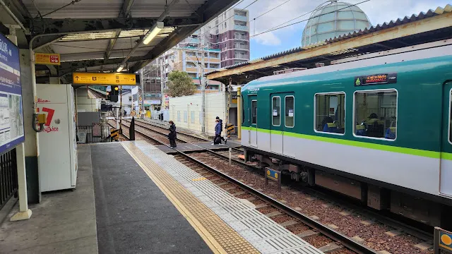 小小的京阪山科車站