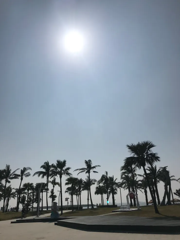 乾淨的海邊，心曠神怡