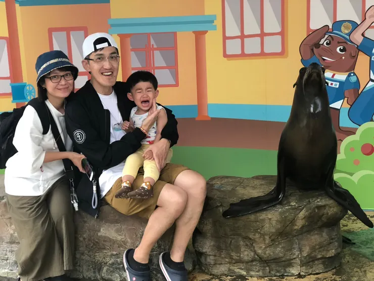 我們在花蓮遠雄海洋公園,小J想睡哭哭