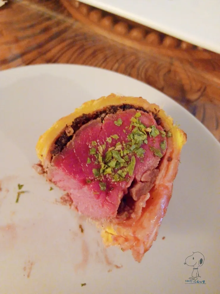 威靈頓牛排內部解析😆