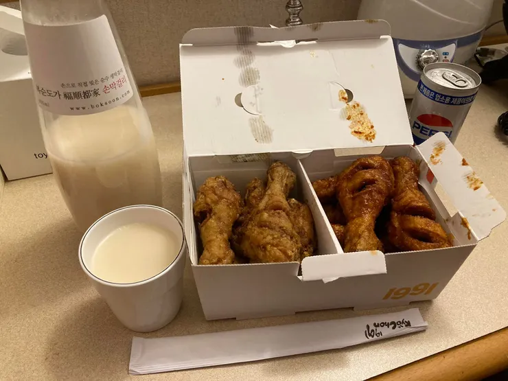 21點，橋村炸雞，雞翅雞腿組合。搭配福順都家，濃度6%，非常順口。