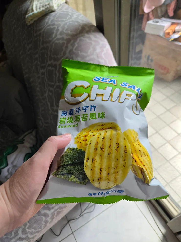 其實外包裝真的不太吸引人