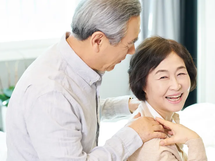 長輩誤信養生偏方、差點被騙錢？居家護理師：請定期關心家中爸媽