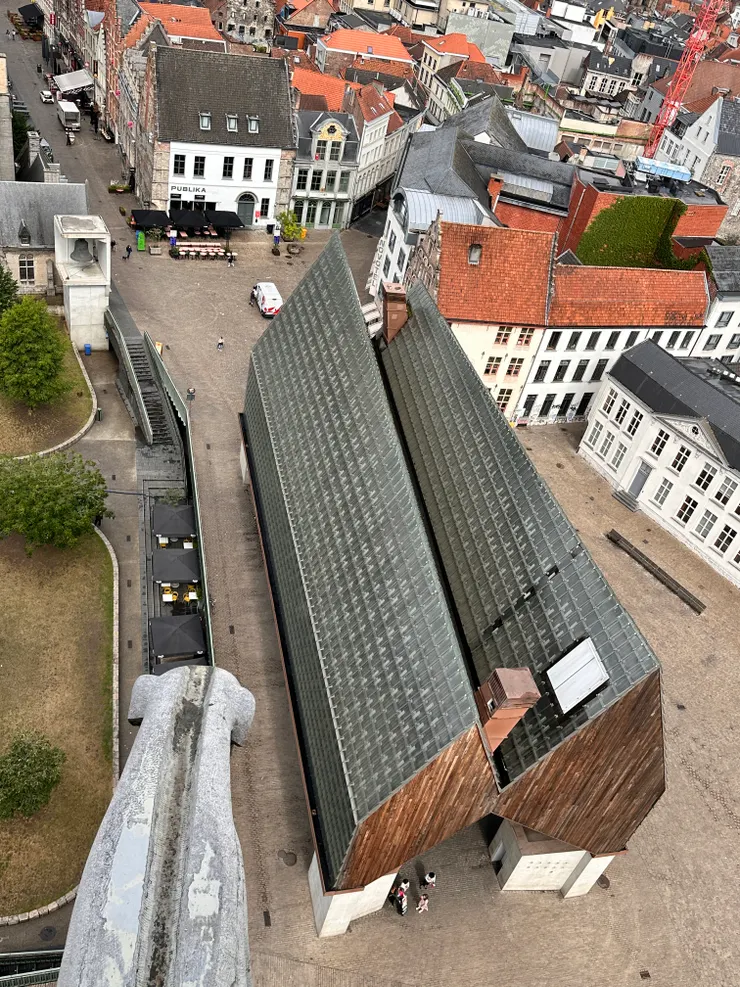 2025/7，圖中央的是City Pavilion 城市涼亭