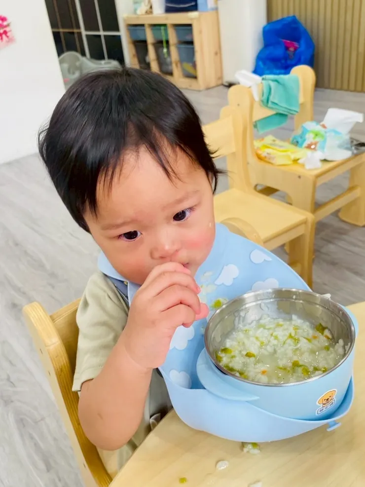 聽說珍豬學校都吃很多.....難不成家裡的飯不好粗嗎😂