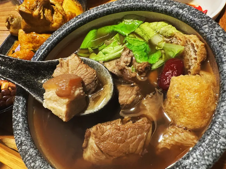 排骨還帶著Q彈的皮呢!是不是很想咬一口呀~