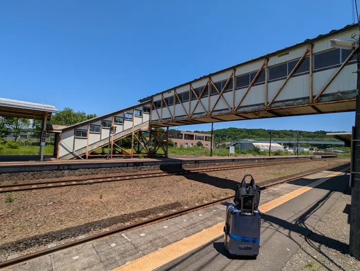 夠大的站才有月臺間的天橋