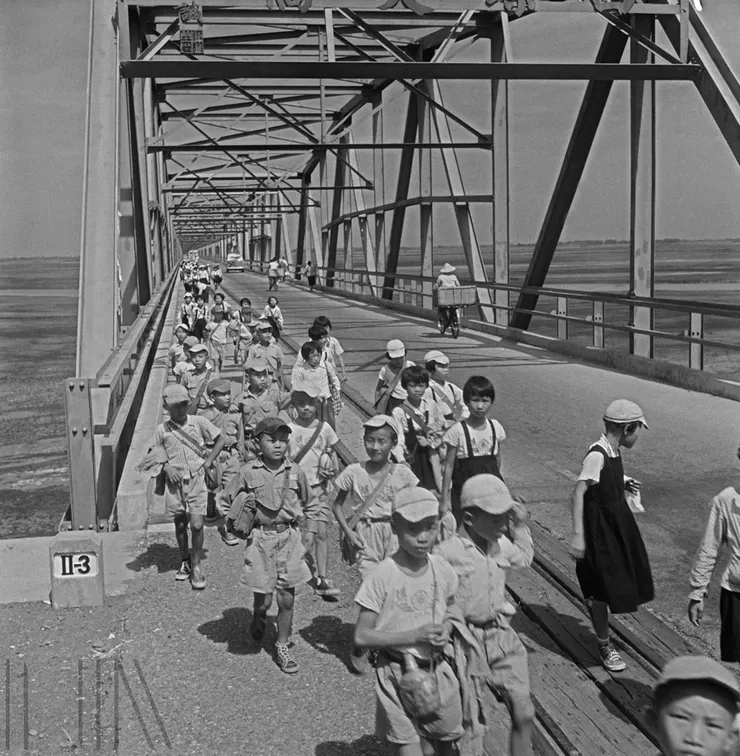 圖9 1953年1月，在美援挹注下，橫跨濁水溪的「西螺大橋」正式通車，是當時臺灣最長的橋梁，更是遠東第一大橋。檔號：A325000000E/0052/0073/1