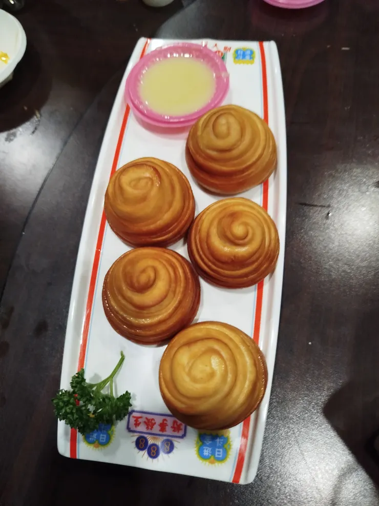 唯一搶拍到的甜點--炸銀絲卷