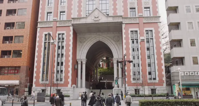 你如果考上了這樣的大學,人生會更加不同吧!因為這裡的學生看起來都自信滿滿的!/圖源:墊底辣妹