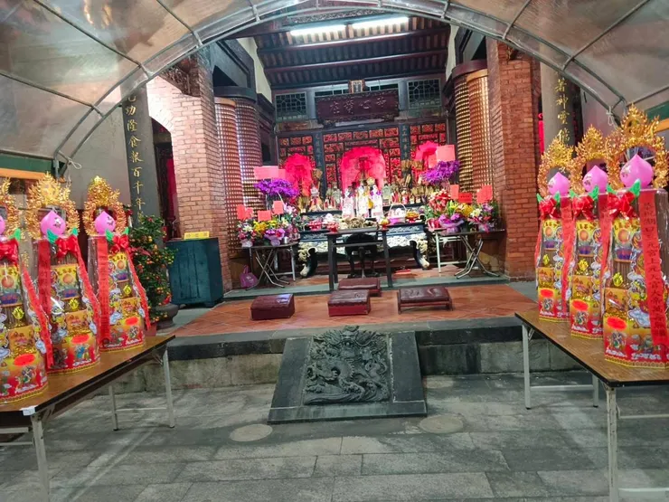 正殿 三官大帝（圖片截圖於網路）