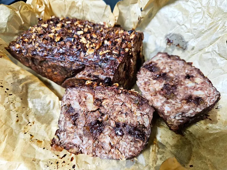 濃醇可可+柚子皮的清香，中間裹挾著烤後融化的濕潤巧克力。