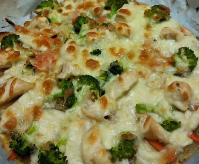 這是用蛋餅皮做的披薩