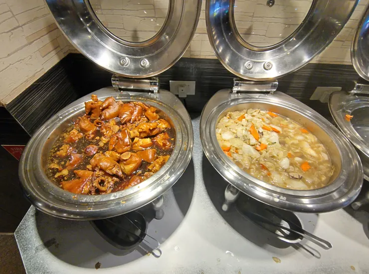 紅燒豬腳 & 滷白菜