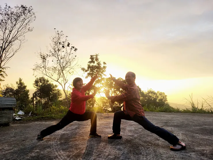 陳大哥伉儷照例要來個太極雙人合照