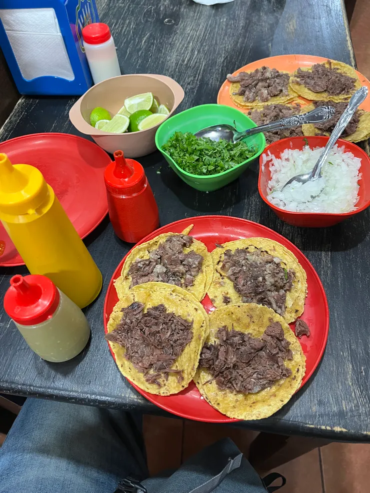 路邊找到的牛肉Taco店，很好吃！