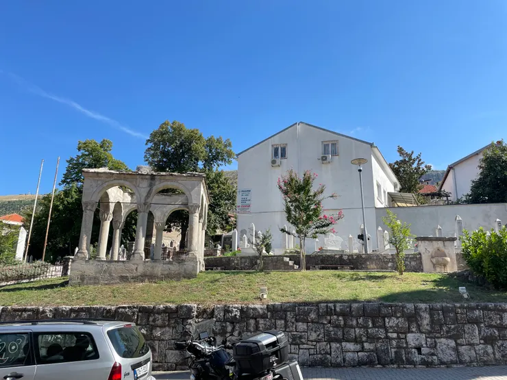 在波赫隨處可見的墓園，裡面很多是無名塚