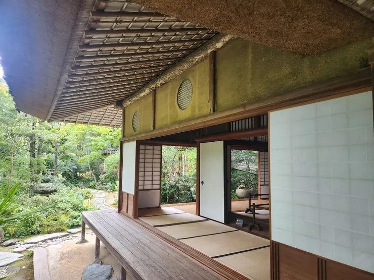 臥龍山莊