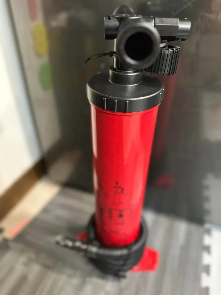 一開始買的手工打氣設備；後來改買電動的，輕鬆迅速很多