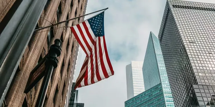 👉美國移民排期與優先日完整解析：申請流程、查詢方式、表 A/B 差異一次看懂