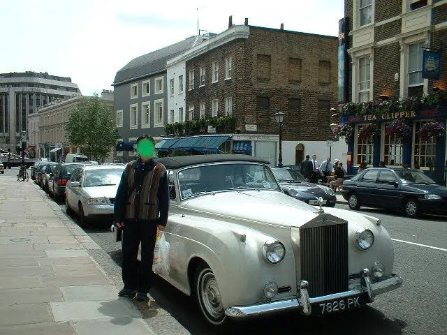 勞斯萊斯是英國豪華汽車品牌(拍攝於2003/6,倫敦)