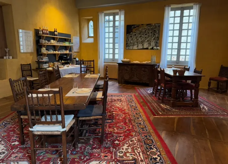 只在電影裡看過這樣的用餐環境,可以親自坐著,非常的開心