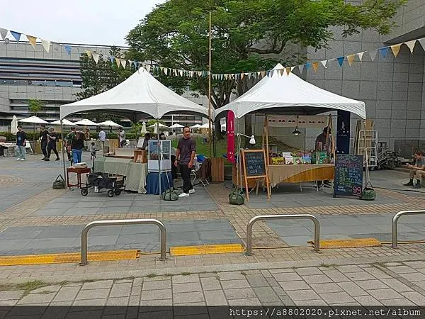 「文學暢秋日」市集