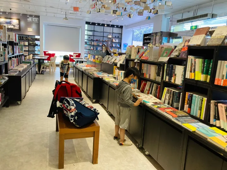 活動前後都歡迎在這裡翻閱一下書籍。