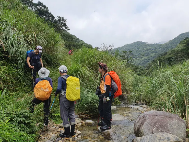 於此接上左邊山徑