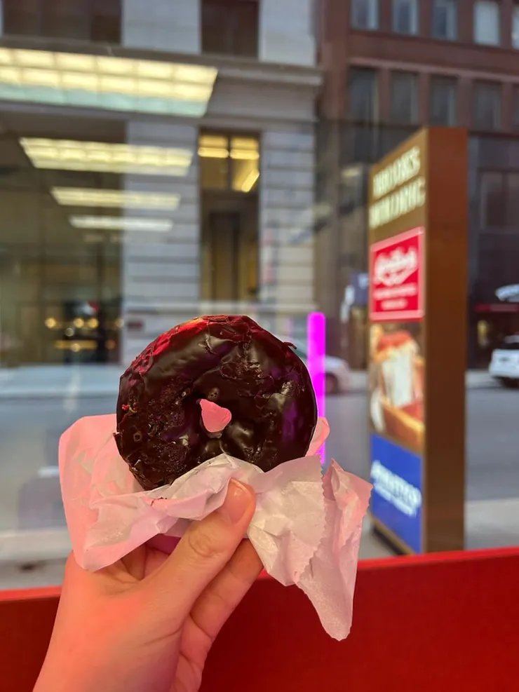 黑巧克力甜甜圈$1.78