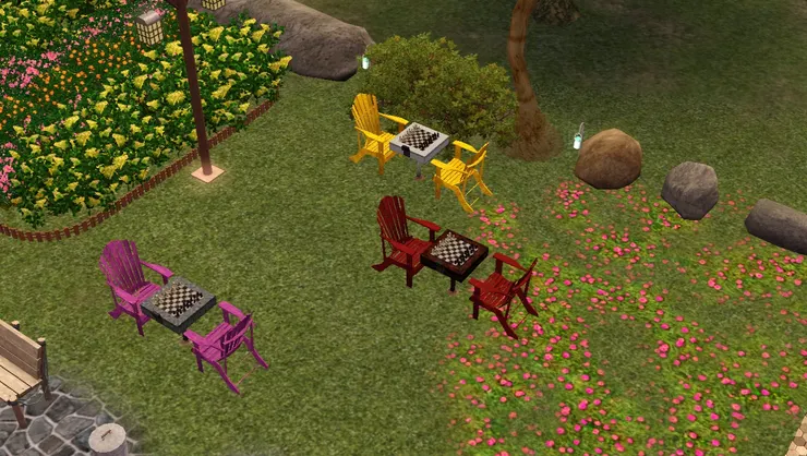 棋盤有三組，原來全是下西洋棋。