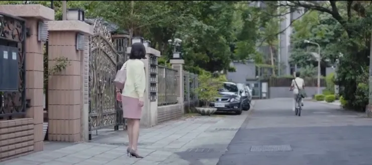 少年究竟是誰? (《你的孩子不是你的孩子 - 茉莉的最後一天》)