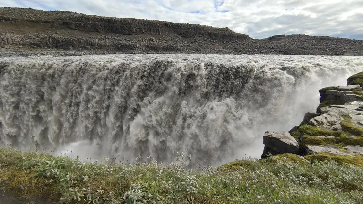果然是歐洲數一數二的大瀑布,水量及氣勢驚人。