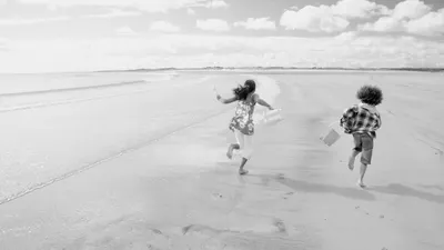 你奔跑是因為後方有狗追你嗎？