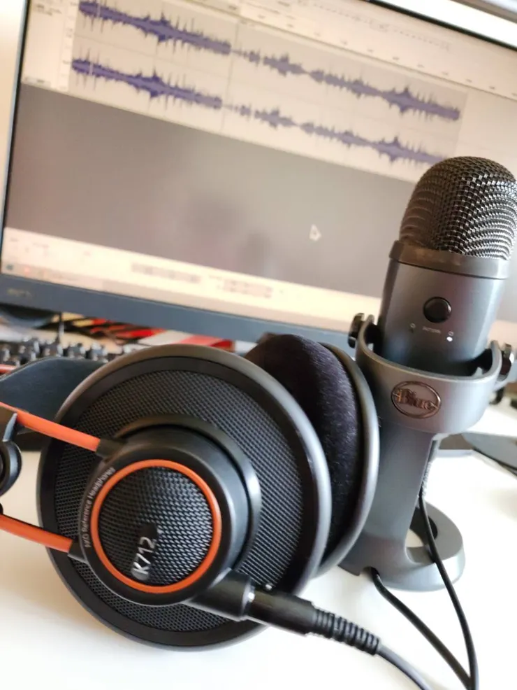 AGK K712 耳機是本來就有的