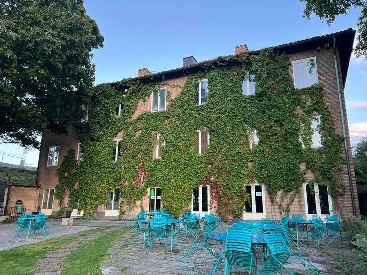 展館附設餐廳酒吧