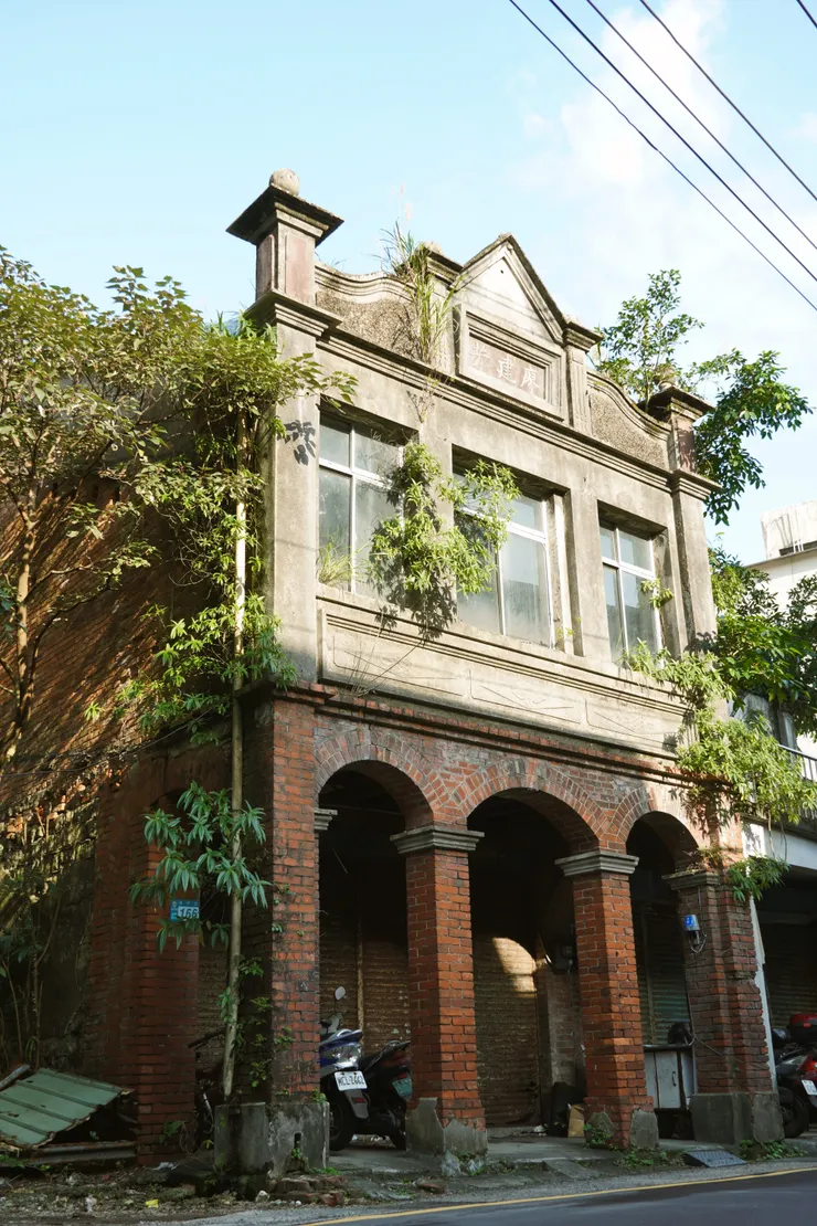 散步遇見廖建芳古厝