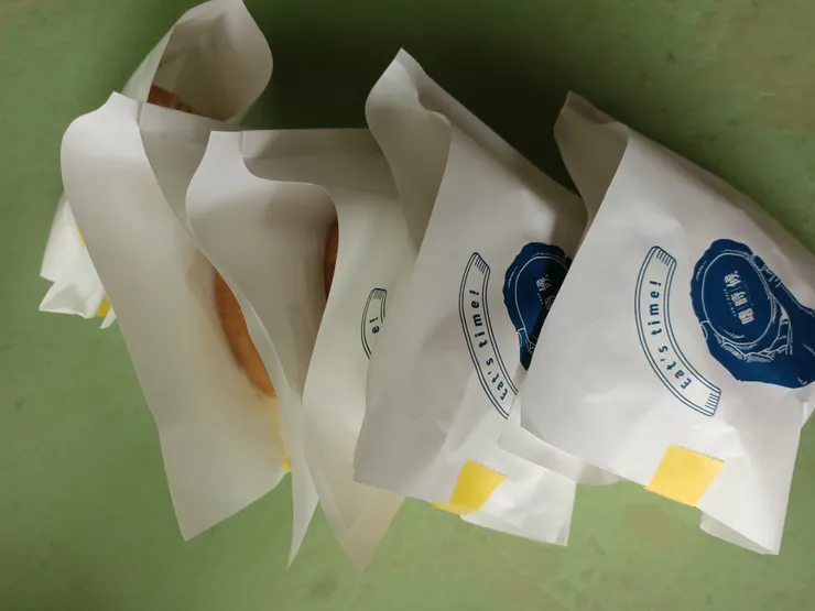 下午的點心,妹妹用她的客家幣買了車輪餅🤤