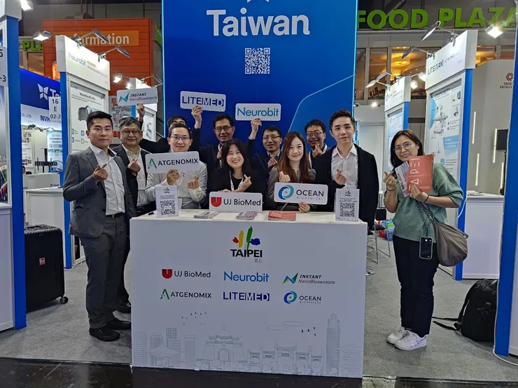 詠捷生醫與其它五家企業前往德國參與全球規模最大的 B2B 醫材展。(圖片來源:詠捷生醫)