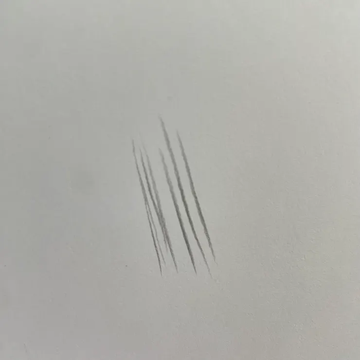 這只是一個尖入尖出的筆觸