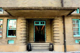 廳舍北側的側門