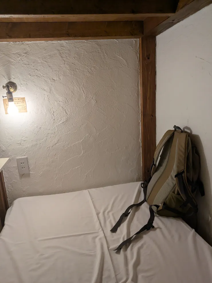 床位不大，但十分乾淨