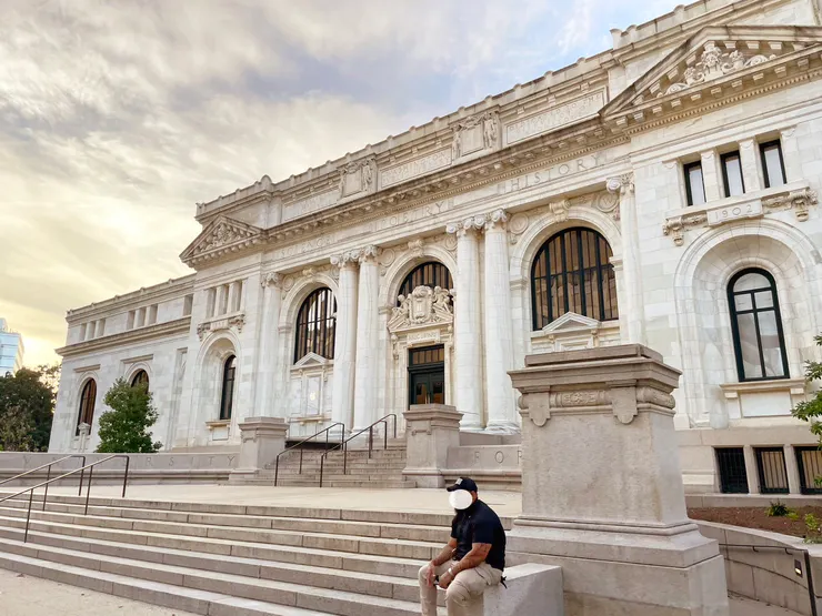 氣派的百年圖書館建築物