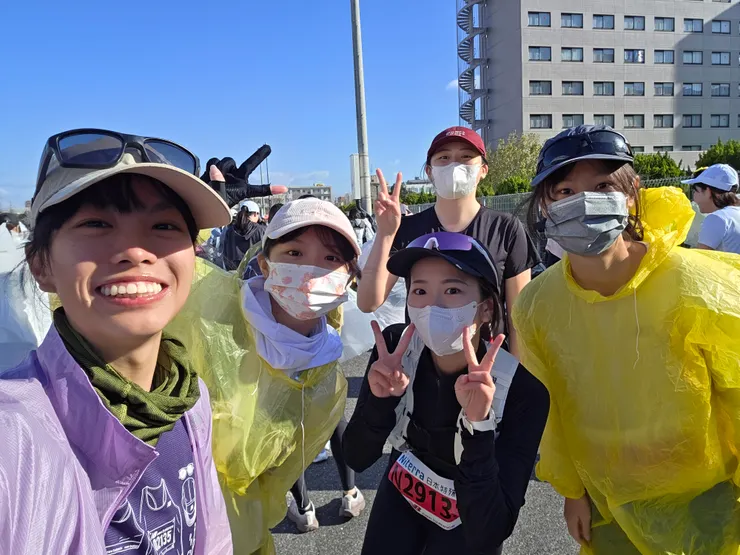 初馬女子團-在起點等待時都還笑得很開心😆