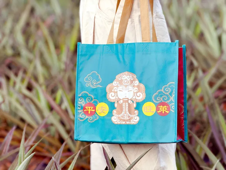 圖說：安平天后宮聯名環保提袋材質輕巧耐用，期間限定滿額贈，讓可愛媽祖與你相伴同行、一路守護。（資料來源：旺萊山）