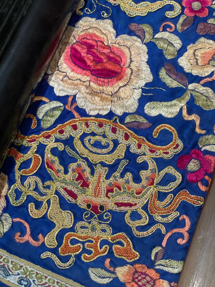 大天后宮的梳妝樓裡，意外發現的美麗繡品