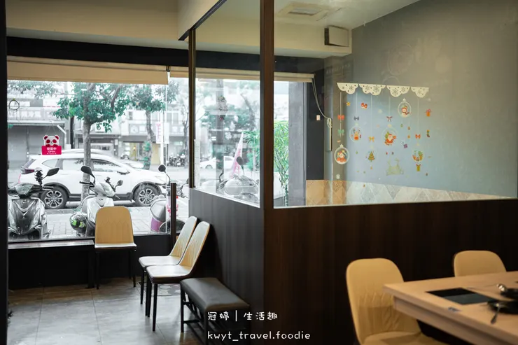 [台南親子友善餐廳]敝姓鍋台南海安店，龍蝦海陸套餐、過年限定內用年菜超澎湃，台南過年聚餐推薦，附最新菜單